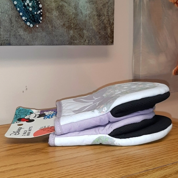 Mickey & Minnie Mouse Mini Mitts - 2 Sets NWT - Picture 7 of 11